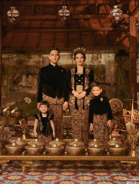 Pesona Selvi Ananda pakai kebaya © Instagram Pesona Selvi Ananda pakai kebaya © Instagram