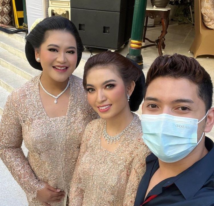 Pesona Selvi Ananda pakai kebaya © Instagram Pesona Selvi Ananda pakai kebaya © Instagram