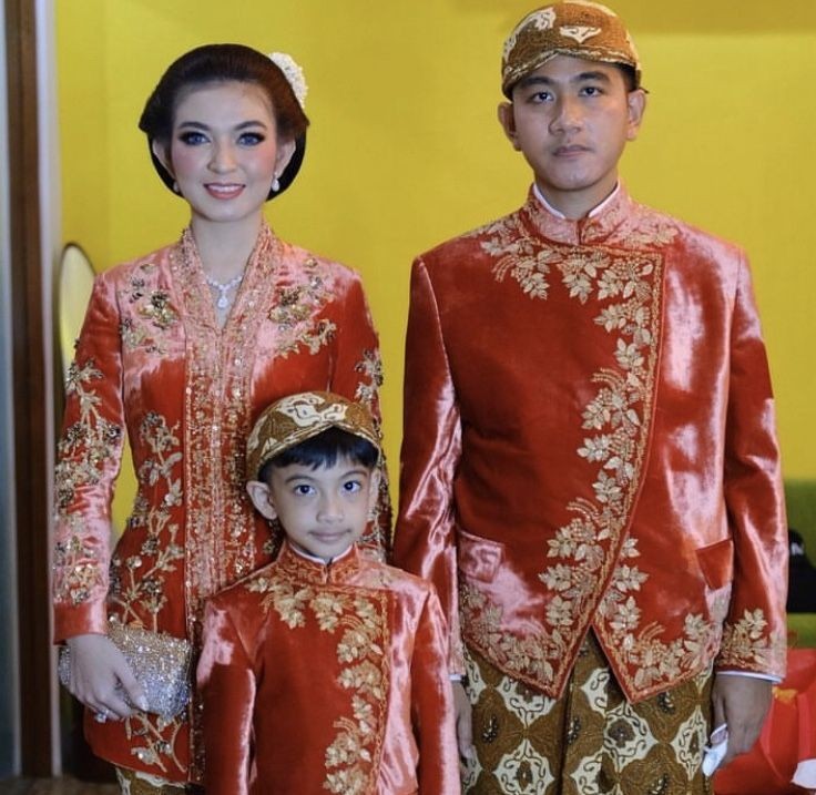 Pesona Selvi Ananda pakai kebaya © Instagram Pesona Selvi Ananda pakai kebaya © Instagram