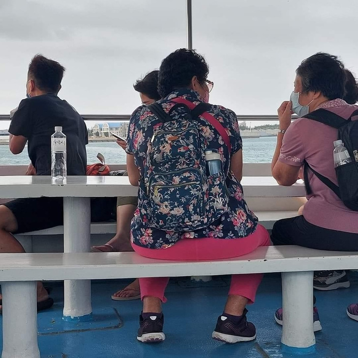 potret absurd dilihat dua kali © berbagai sumber