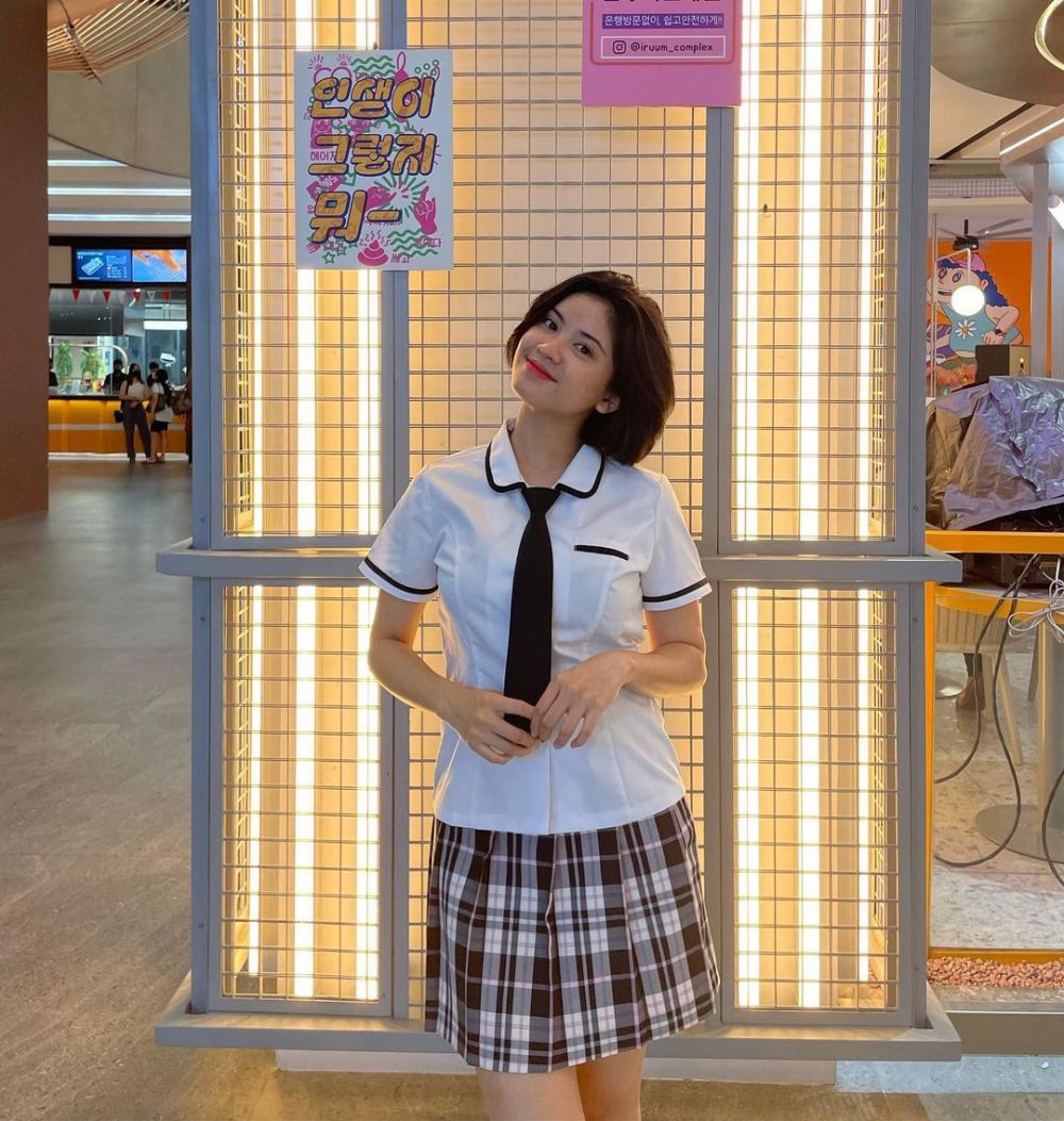 Eks personel JKT48 ini sekarang jualan nasi bakar, intip 11 potret terbarunya