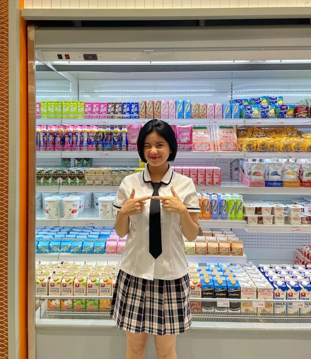 Eks personel JKT48 ini sekarang jualan nasi bakar, intip 11 potret terbarunya