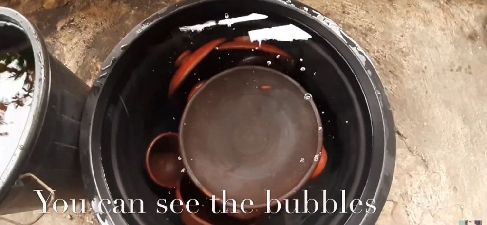 Jangan asal, begini 7 cara mencuci alat masak berbahan tanah liat agar tak mudah rembes