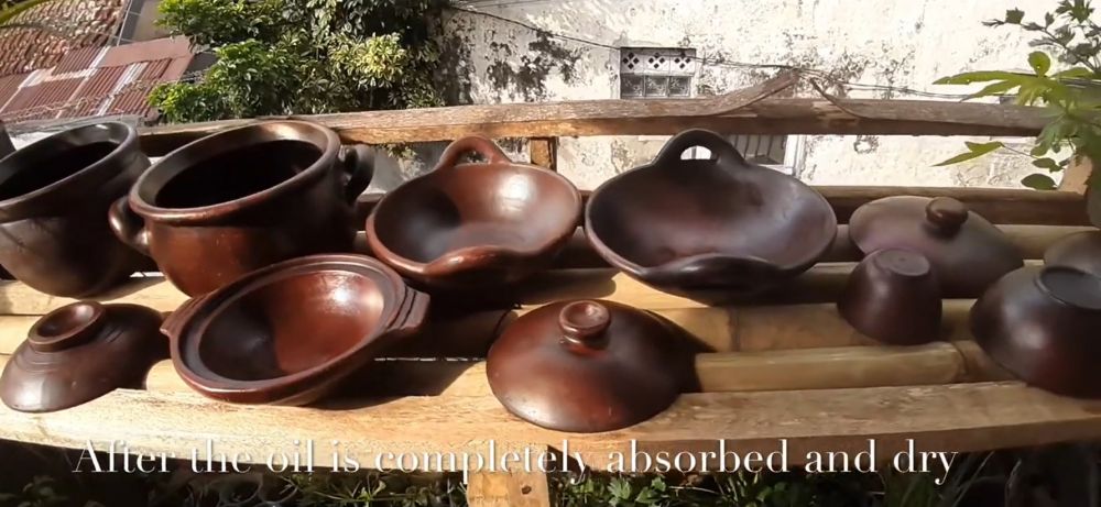 Jangan asal, begini 7 cara mencuci alat masak berbahan tanah liat agar tak mudah rembes