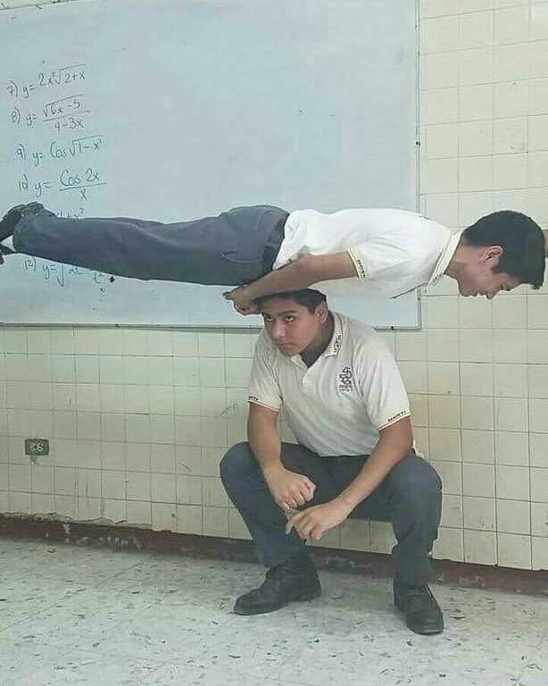 Tingkah usil siswa saat ganggu teman © berbagai sumber