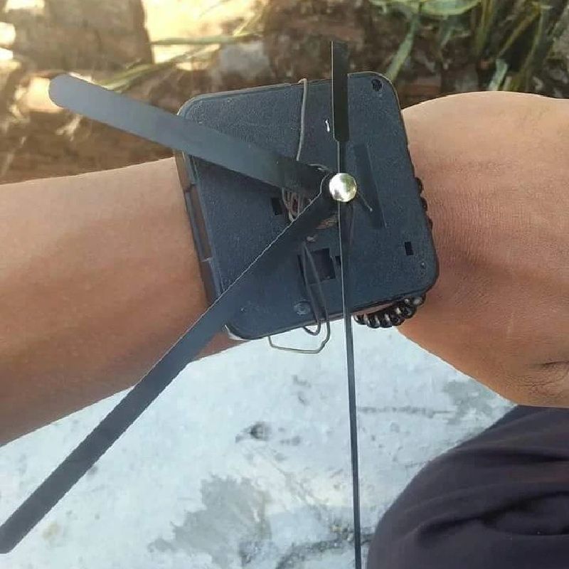 potret orang modifikasi jam tangan © berbagai sumber