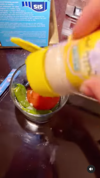 Cara Via Vallen bikin sambal tanpa cobek dan ulekan, simpel untuk traveling