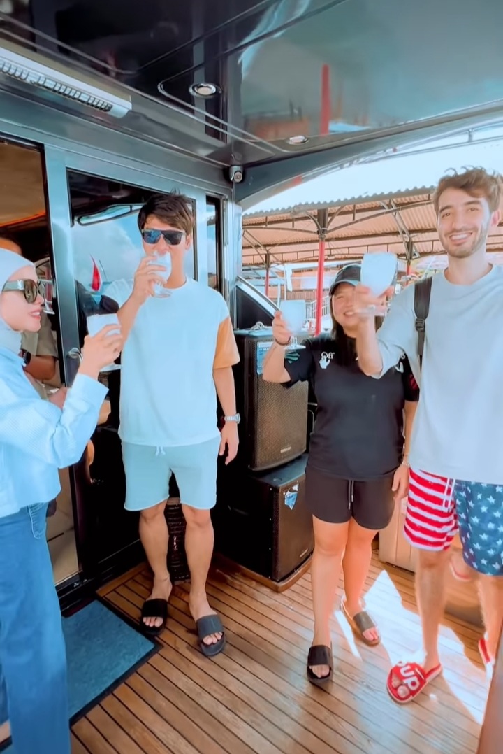  momen liburan lesty dan billar di bali © berbagai sumber