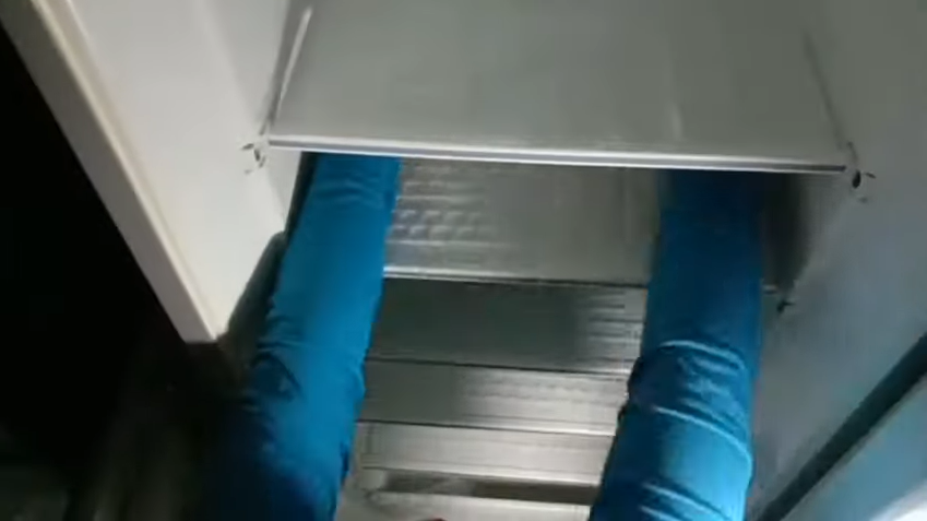 Tak banyak diketahui, ini trik praktis menyimpan plastik es batu agar tidak lengket di freezer