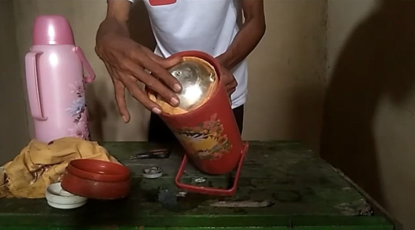 Trik bikin air di termos panasnya awet hingga satu minggu, mudah ditiru