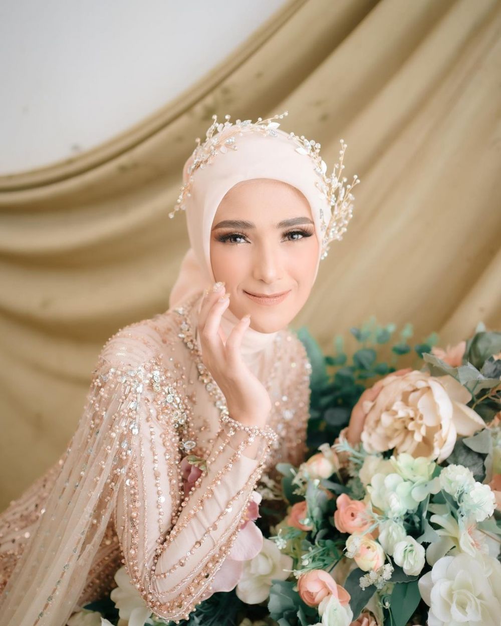 Nadya Mustika pemotretan glamour © Instagram