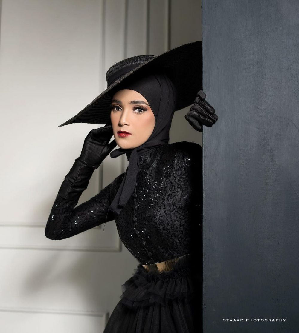 Nadya Mustika pemotretan glamour © Instagram