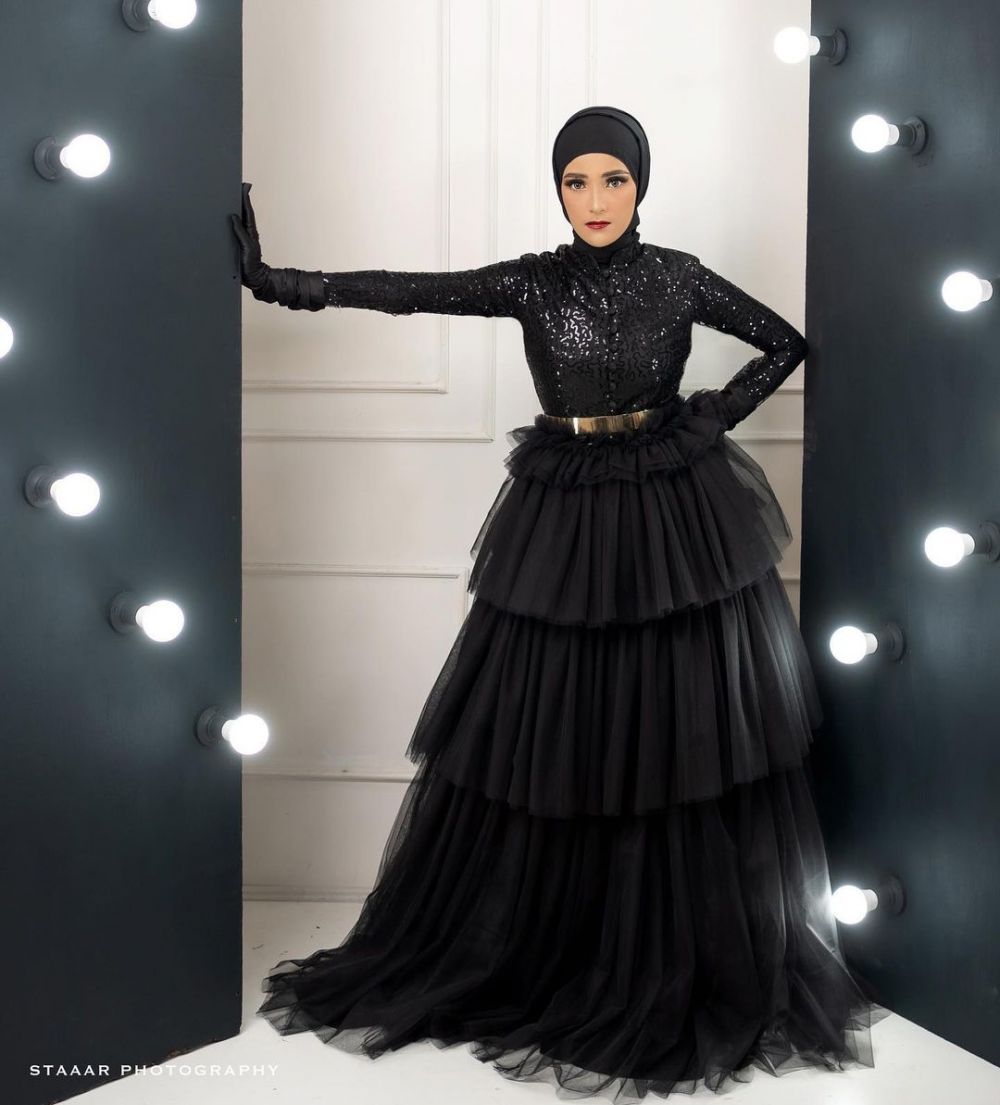 Nadya Mustika pemotretan glamour © Instagram