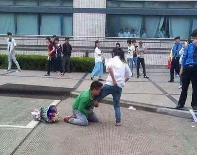 orang kelihatan sedih bikin ikutan mewek © berbagai sumber