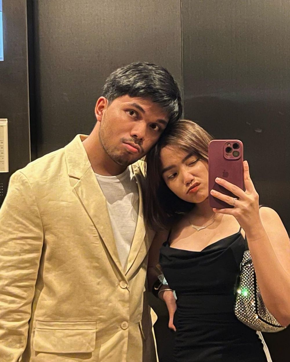 gaya pacaran seleb dapat kritikan © Instagram