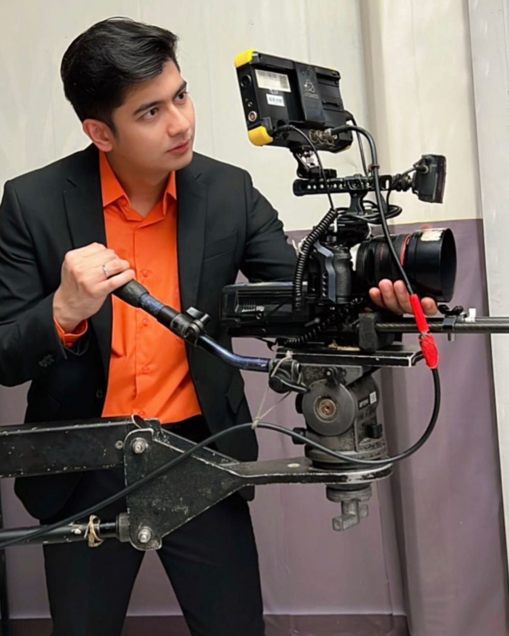 potret Teuku Ryan jalani karier baru sebagai aktor © berbagai sumber