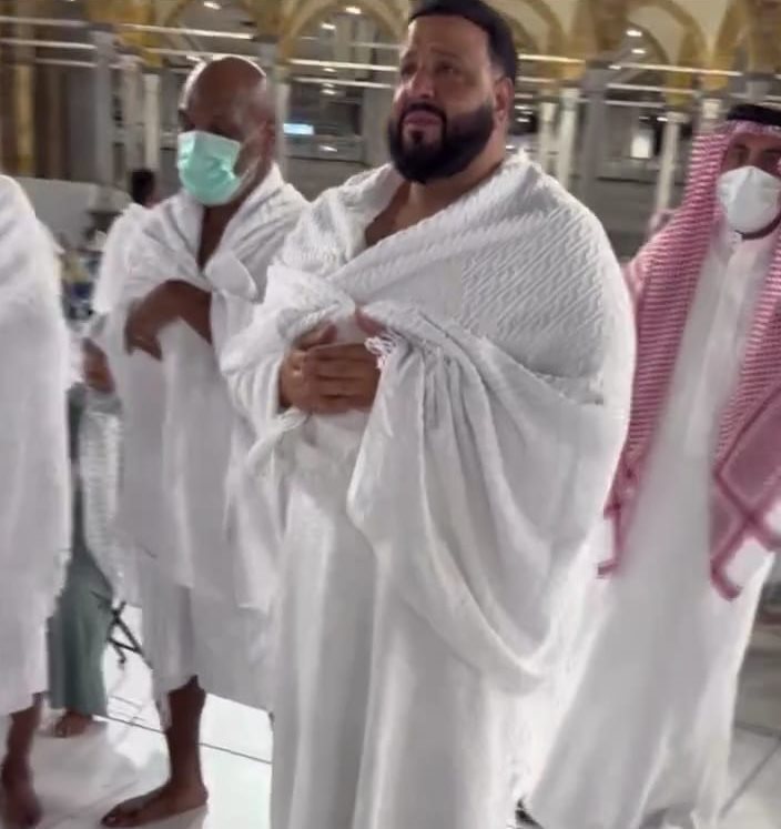 momen dj khaled umroh bareng mike tyson © instagram