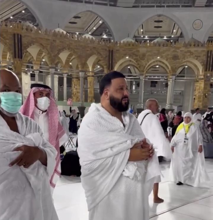 momen dj khaled umroh bareng mike tyson © instagram