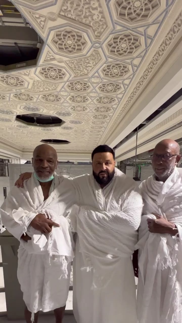 momen dj khaled umroh bareng mike tyson © instagram