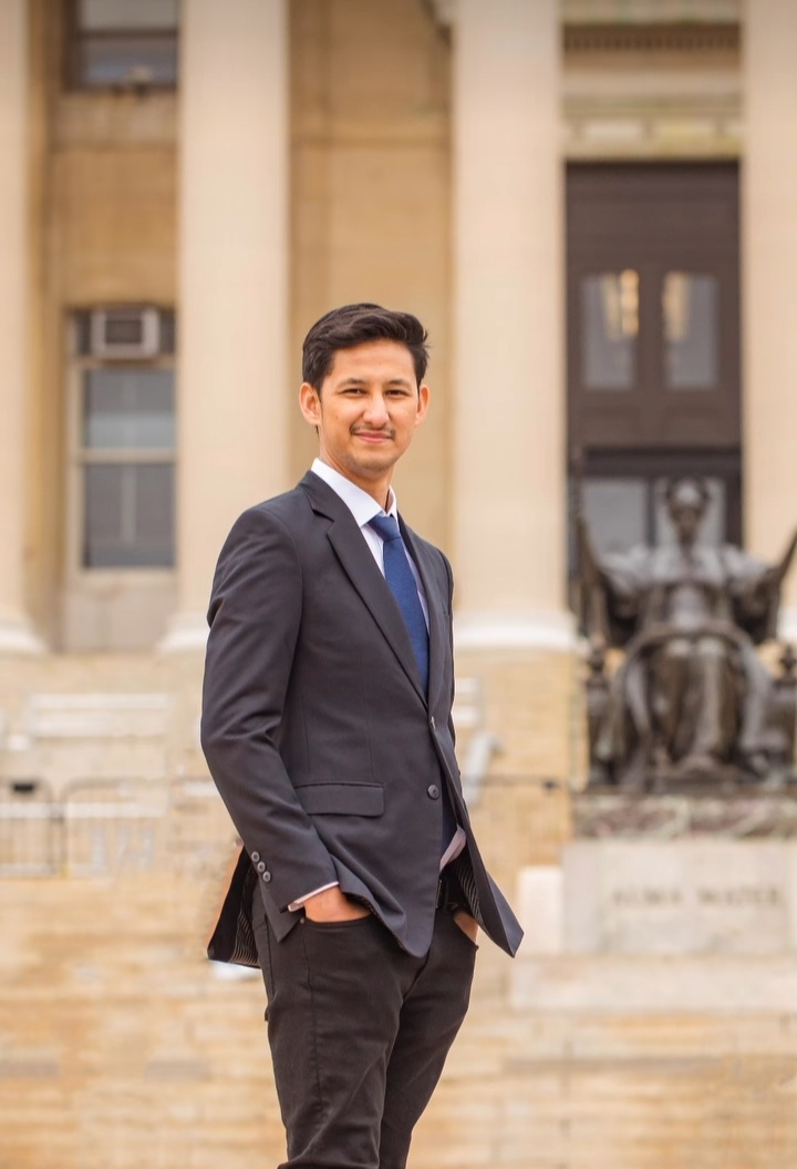 momen wisuda S2 randi bachtiar usai sembuh dari kanker © berbagai sumber