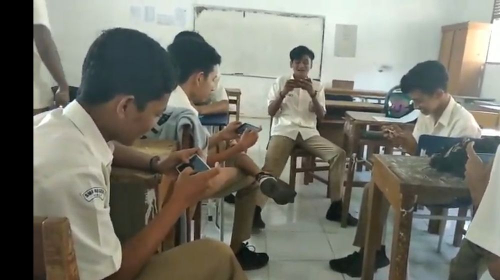 potret kegabutan anak sekolah © 2022 brilio.net potret kegabutan anak sekolah © 2022 brilio.net