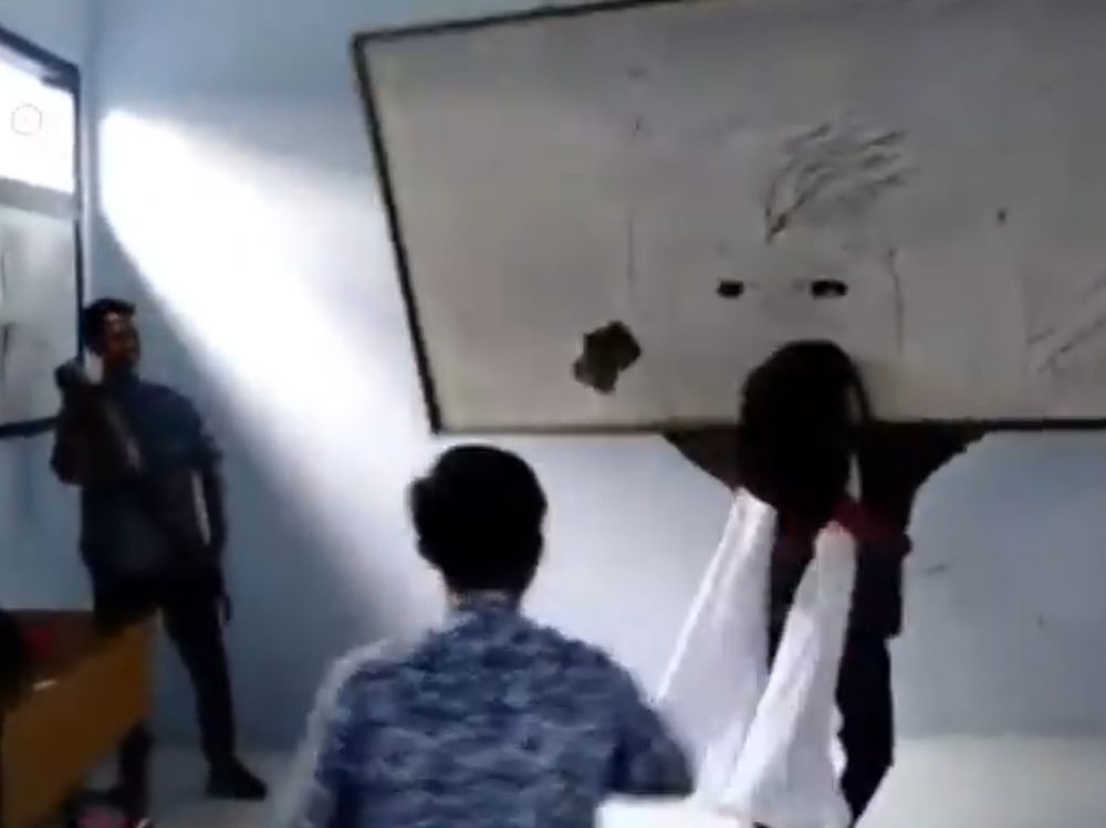 potret kegabutan anak sekolah © 2022 brilio.net potret kegabutan anak sekolah © 2022 brilio.net