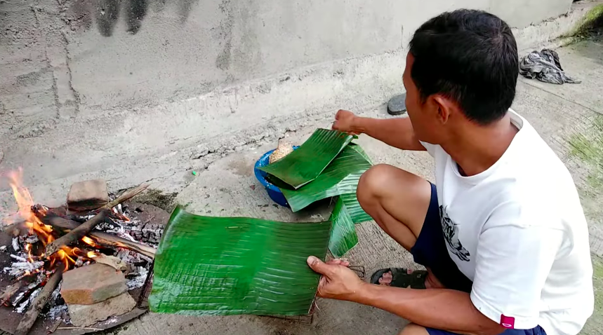 Agar matang merata dan tidak gosong, begini trik bakar ikan berukuran besar