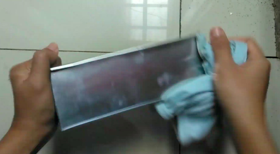 Cuma pakai aluminium foil, ini cara mudah mengatasi loyang kue yang bocor