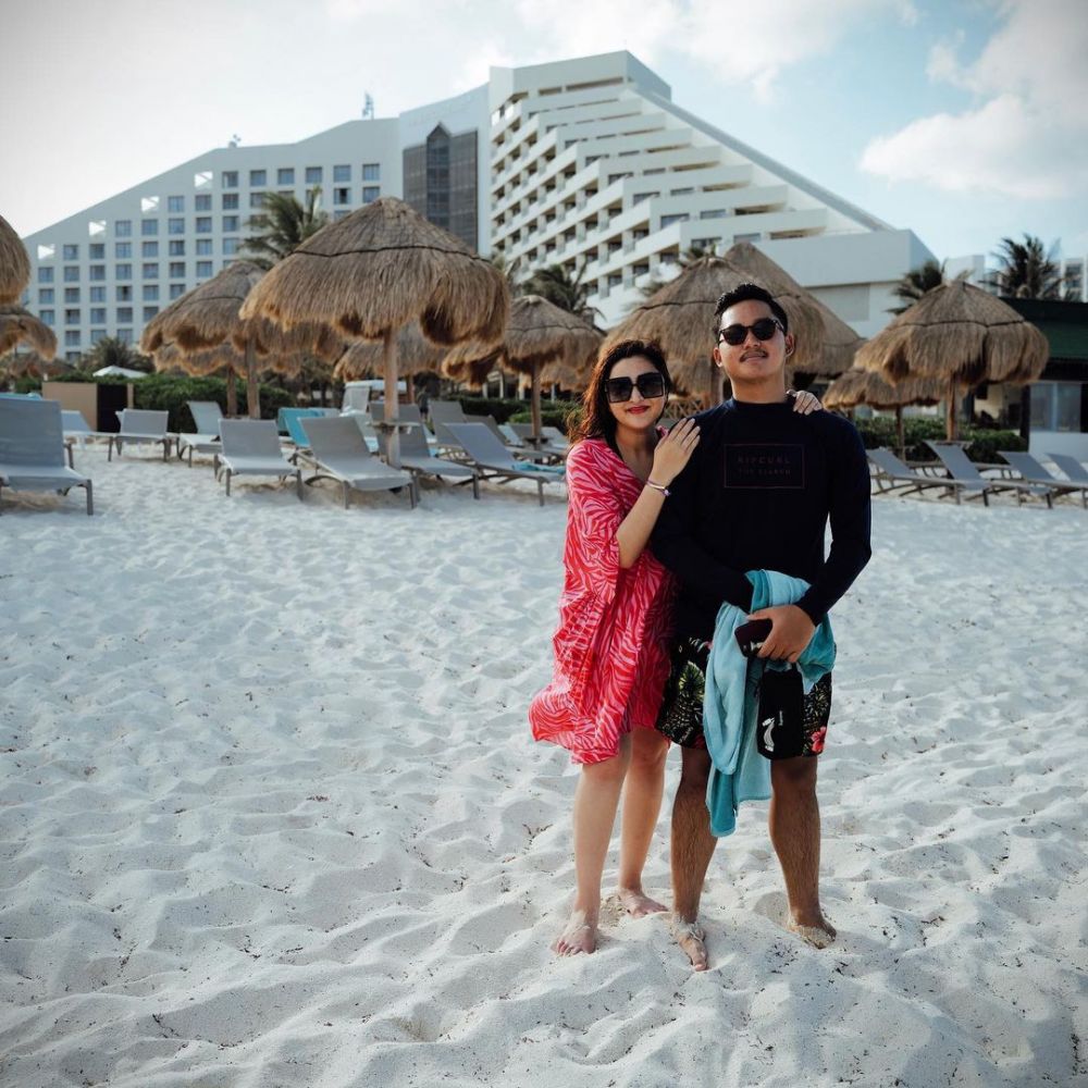 kebersamaan aktris dan putra sambung © instagram