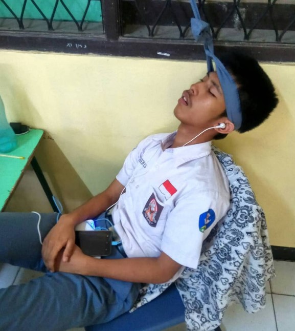 orang tidur dengan alas bantal seadanya © 2022 Instagram orang tidur dengan alas bantal seadanya © 2022 Instagram