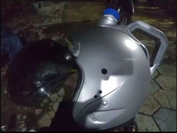 Desain helm nyeleneh Berbagai sumber