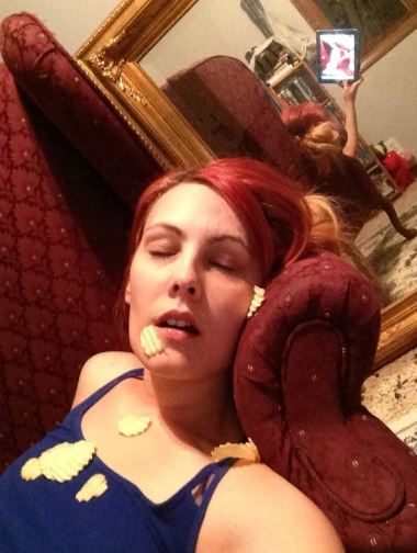 selfie tapi nggak lihat belakangnya © berbagai sumber selfie tapi nggak lihat belakangnya © berbagai sumber