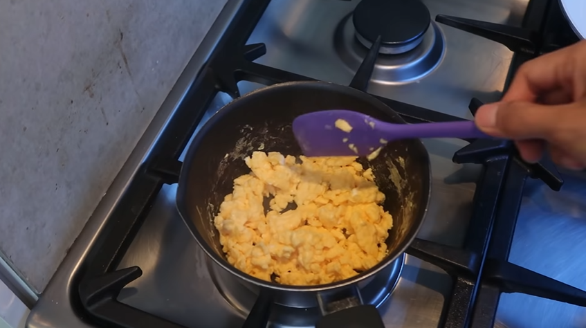 5 Cara bikin telur orak arik ala Ayudia Bing Slamet, hasilnya lembut dan sehat tanpa minyak