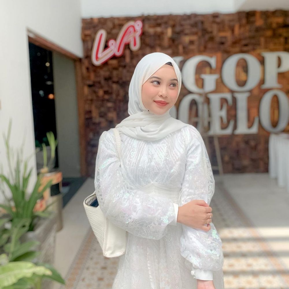 putri anastasya finalis indonesian idol © instagram