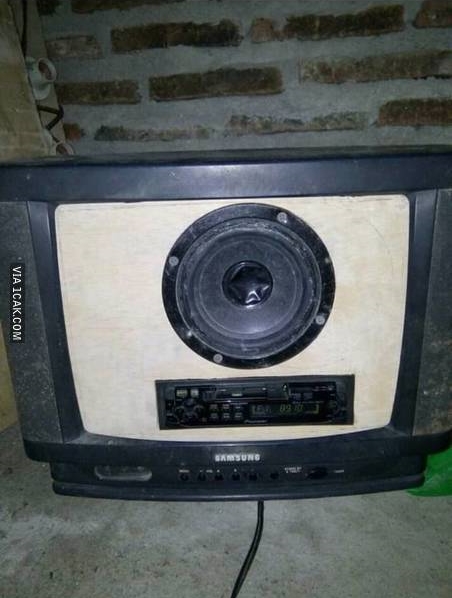 NGAKAK - 11 Aksi kocak orang manfaatkan barang elektronik bekas ini kreatifnya nggak ketolong © 2022 brilio.net