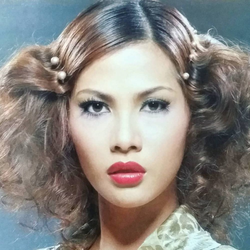 Awali karier dari model, intip 11 potret lawas Nadia Mulya mejeng di sampul majalah