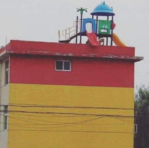 benda dipasang di rumah tapi berlebihan banget © berbagai sumber