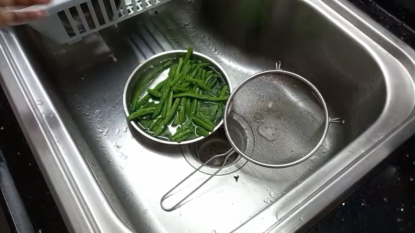 Trik merebus buncis agar warnanya tetap hijau cerah dan teksturnya renyah