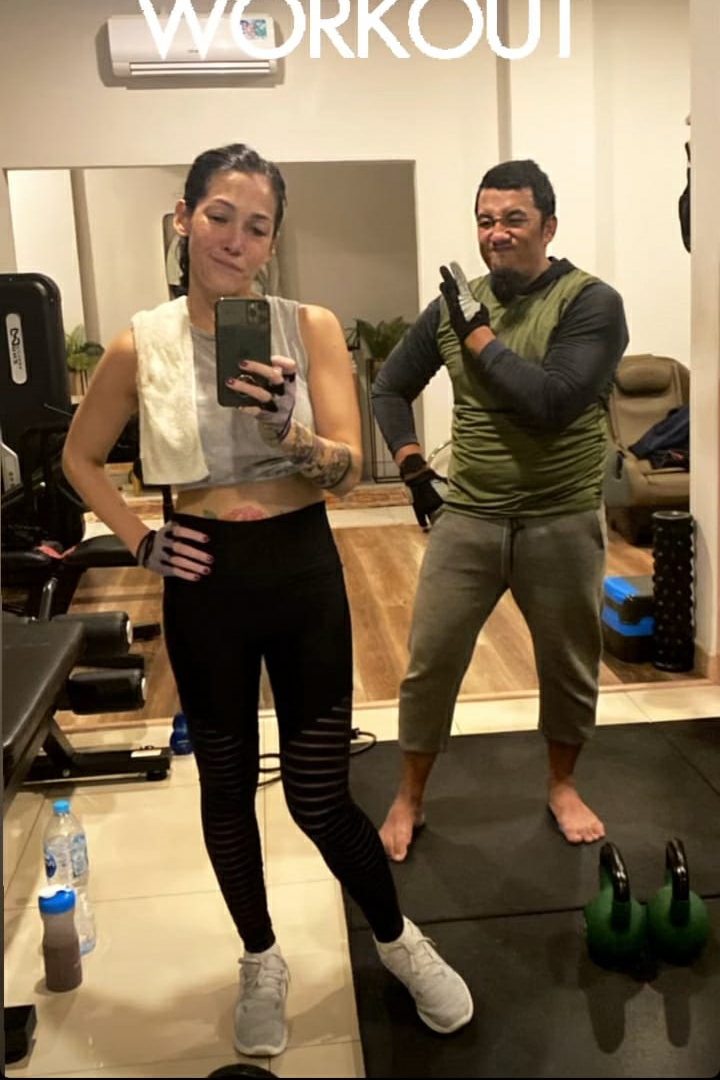 10 Pola makan sehat Mieke Amalia, jaga tubuh bugar dan berat badan stabil di 50-an kg