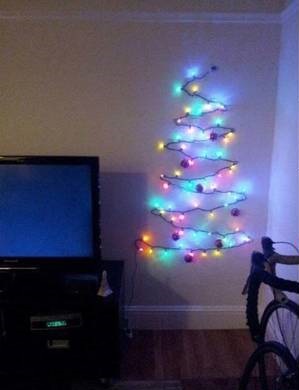 pohon Natal tapi pakai benda seadanya © berbagai sumber