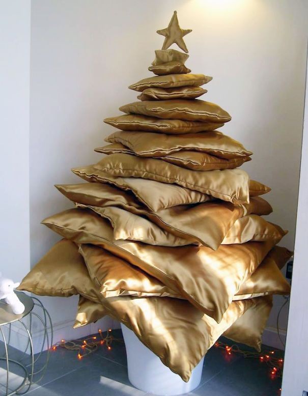 11 Ide kreatif bikin pohon Natal pakai barang seadanya ini penampakannya bikin melongo