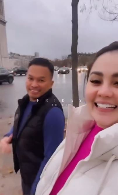 Potret Jennifer Dunn dan Faisal Harris liburan ke Paris Instagram Potret Jennifer Dunn dan Faisal Harris liburan ke Paris Instagram