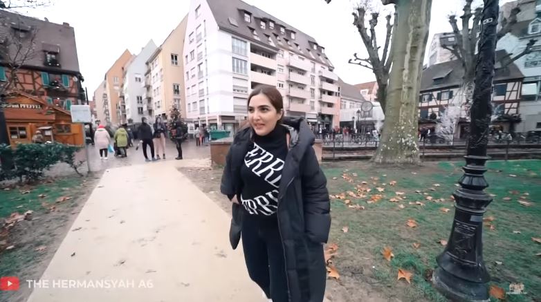 Ashanty keliling Eropa sehari © 2022 brilio.net Ashanty keliling Eropa sehari © 2022 brilio.net