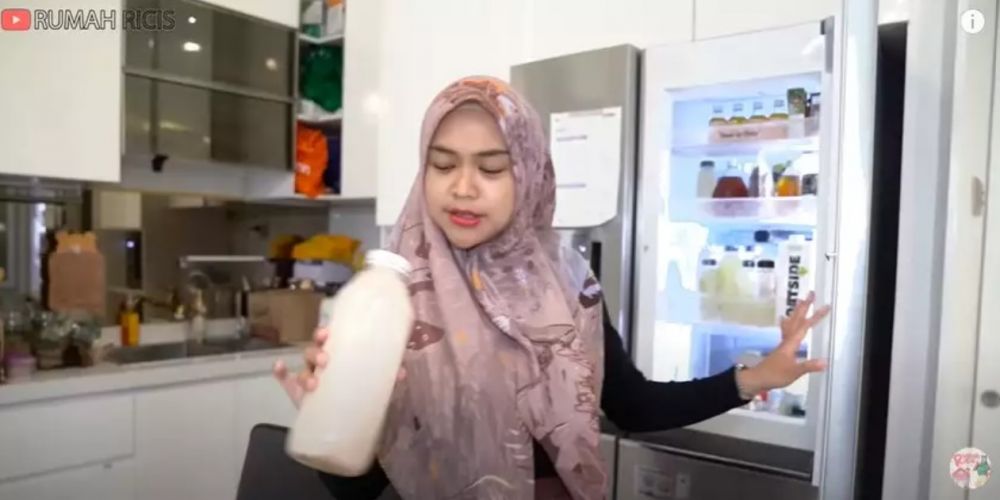 10 Makanan dan minuman dikonsumsi Ria Ricis, bikin ASI lancar berkualitas
