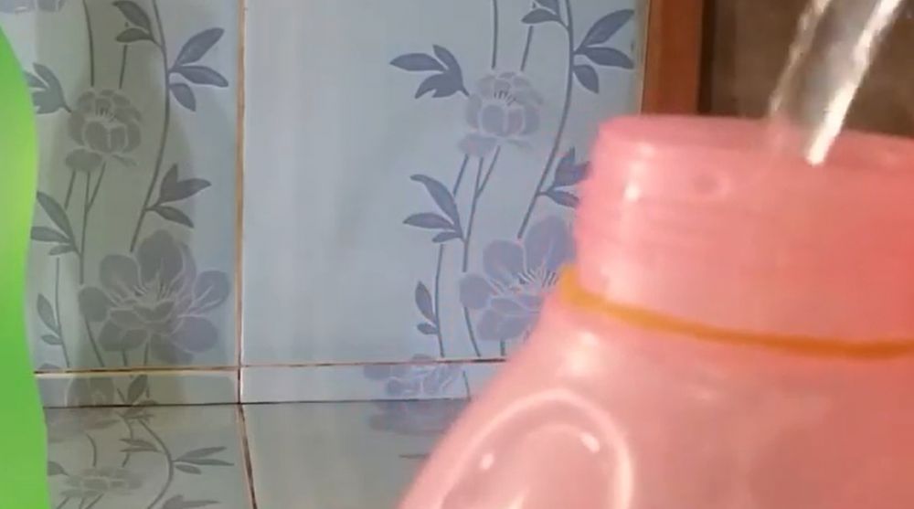 Trik mengatasi tutup botol minum rembes dan tidak rapat, dijamin nggak bocor