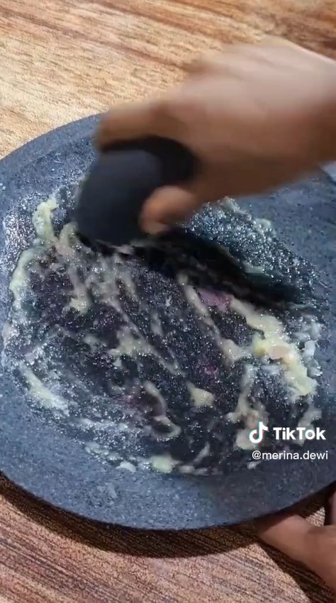 8 Cara mudah membedakan cobek batu asli dan palsu, jangan terkecoh
