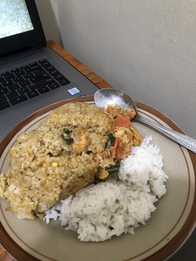 makan nasi ketemu nasi © Berbagai Sumber makan nasi ketemu nasi © Berbagai Sumber