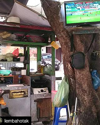 orang pasang TV malah nyeleneh banget © berbagai sumber orang pasang TV malah nyeleneh banget © berbagai sumber