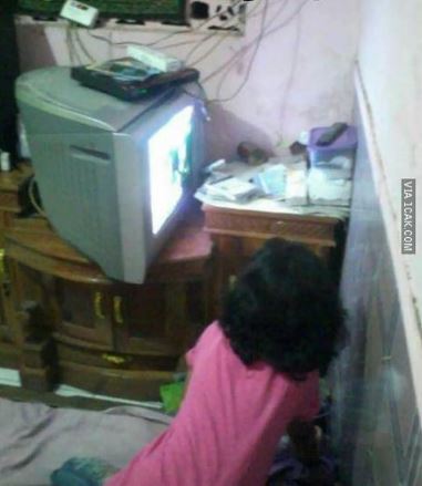 orang pasang TV malah nyeleneh banget © berbagai sumber orang pasang TV malah nyeleneh banget © berbagai sumber