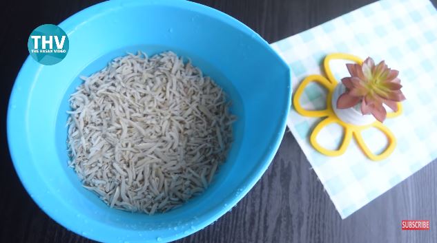 9 Cara bikin teri krispi, garing dan renyah hingga 6 bulan